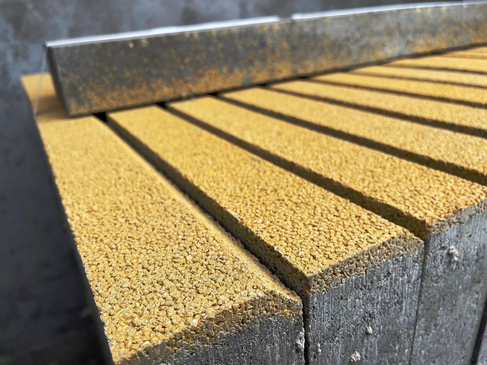 Бордюр садовый 1000х200х80 Жёлтый, фактура гладкий, гранитная, мрамор-3